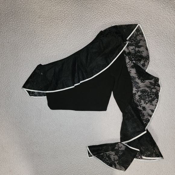 NWT Gorgeous , Akira , 2 Peice Stunning Ruffled Pants , With Matching Top - Picture 8 of 15